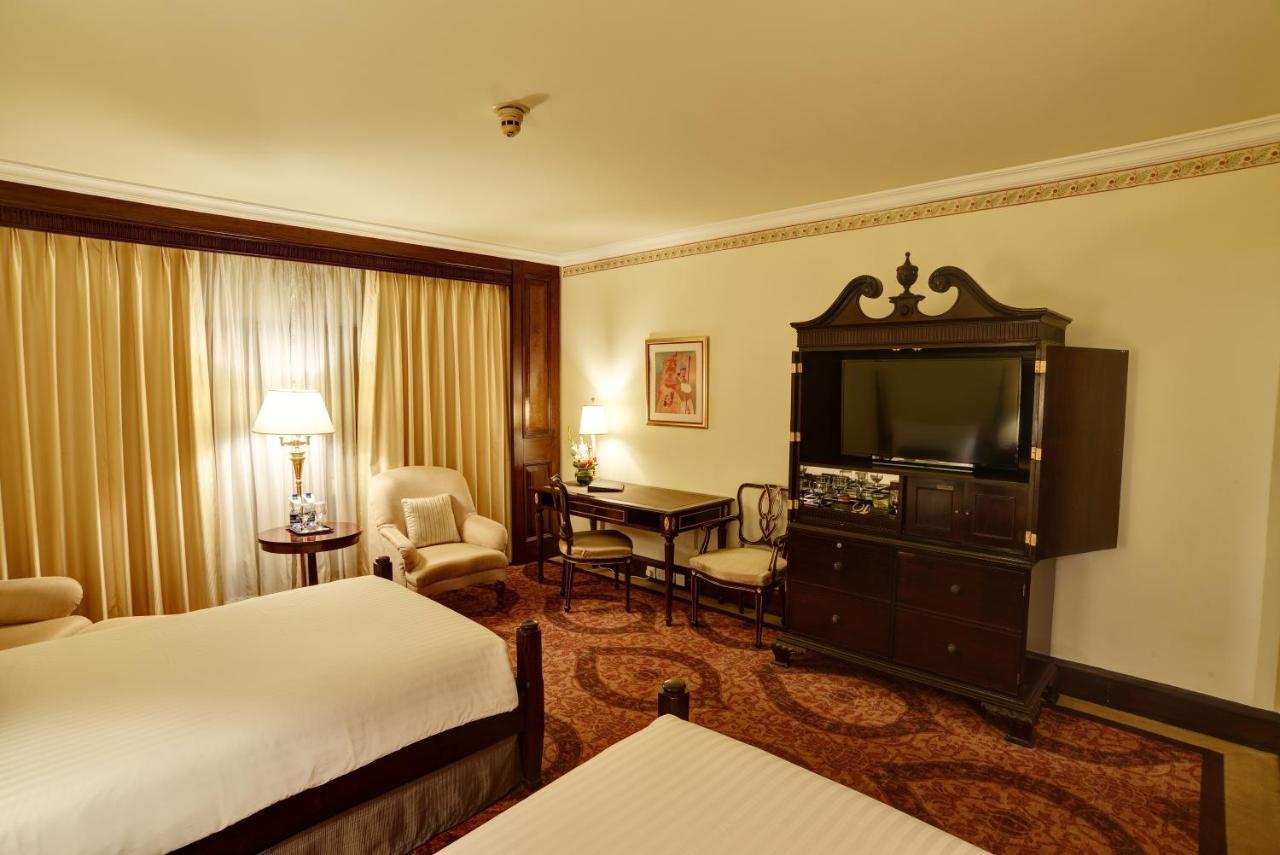 Pearl Continental Hotel, Lahore Exterior photo A room at the hotel